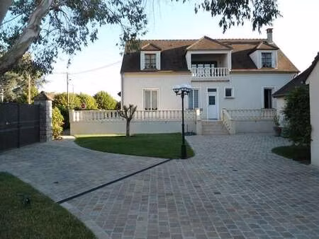 location appartement 3 pièces meublé à saint-pierre-lès-nemours (77140) : à louer 3 pièces