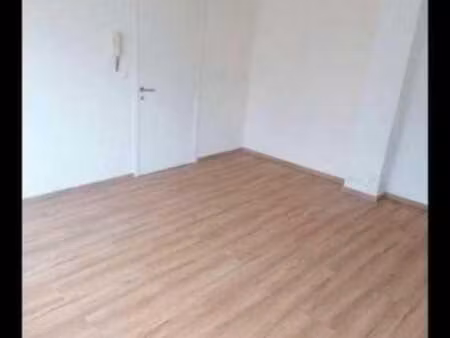 studio à louer fosses-la-ville  cuisine et douche (46)