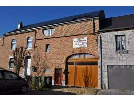 appartement 2 chambres en triplex sis à focant.