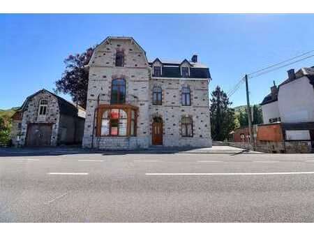 superbe propriété – maison et appartement à rénover