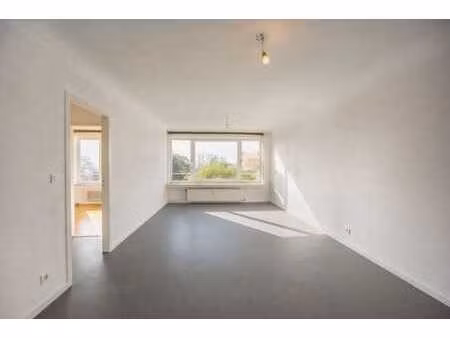 appartement 2 chambres avec vue dégagée  balcon  parking