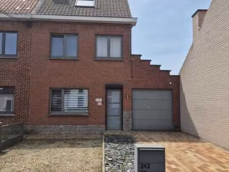 maison avec garage à basècles