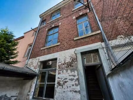 maison avec cour à rénover