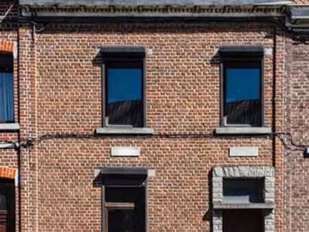maison 2 chambres avec jardin bien située!