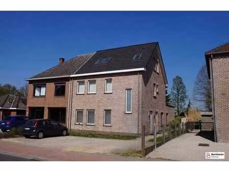 zeer ruim duplexappartement met mooi terras