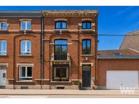 immeuble rapport de 2 appart. rénovés en ordre d'urbanisme