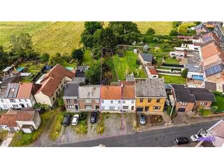maison avec parking et jardin !