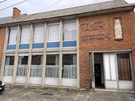 maison de jeunes / salle de fêtes et théâtre