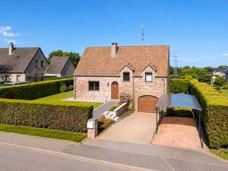 jolie villa 3ch avec garage et beau jardin