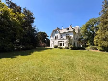magnifique manoir sur 35 ares avec conciergerie indépendante