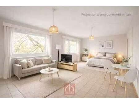 proche du bois beau studio avec terrasse