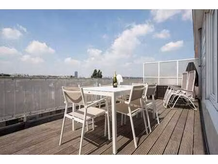 magnifique penthouse entièrement meublé