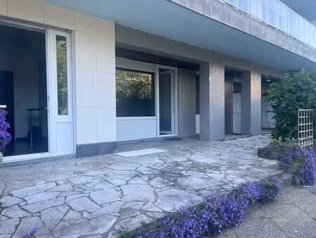 appartement 1 chambre avec jardin