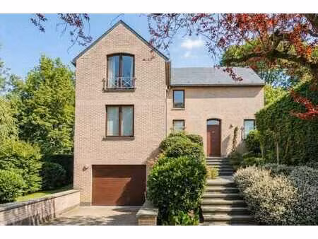 maison familiale de 4 chambres dans un clos calme et prisé