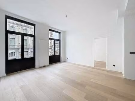bourse - superbe appartement 2 chambres avec balcon