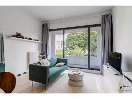 studio rénové (43 m²) avec terrasse (4 m²) à anvers (2060).