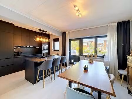 spacieuse maison avec jardin et garage à vendre à kontich