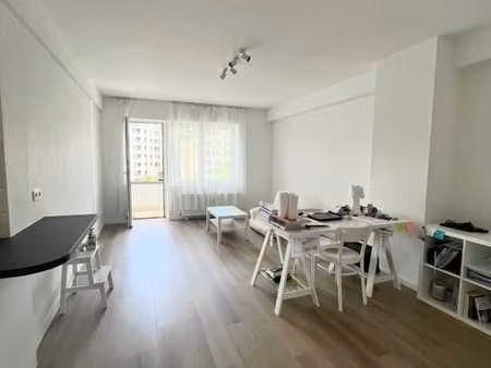 appartement 1 chambre face au métro mérode