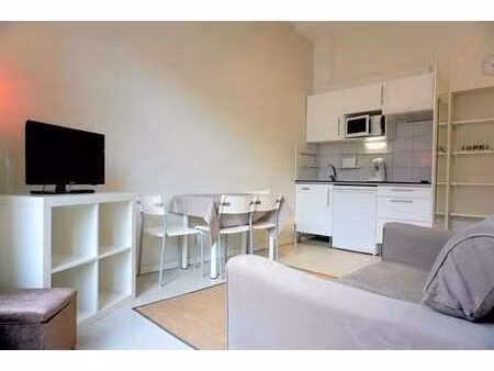 cee - nato - flat meublé