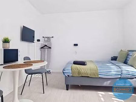 superbe studio meublé idéalement situé