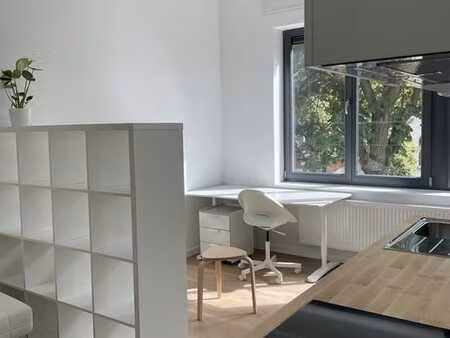 uccle cavell/de fré; studio lumineux (meublé) calme