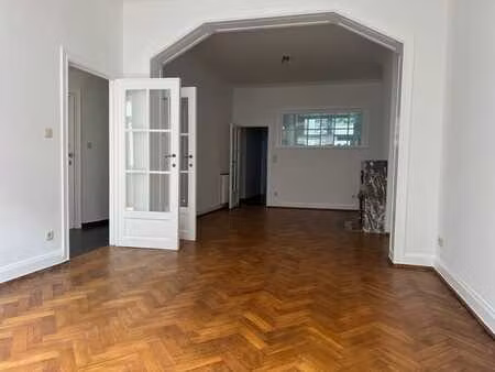 appartement 2 chambres ixelles  parquet et cheminée