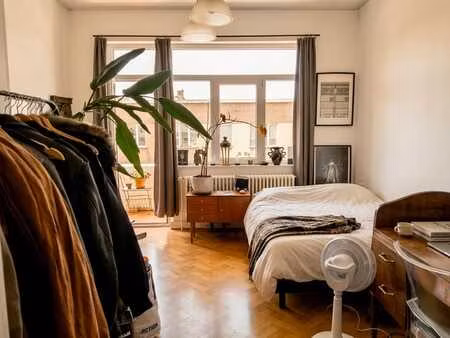 appartement 1 chambre à saint-gilles avec balcon