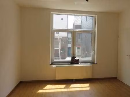 appartement 1 ch. avec cour à stavelot