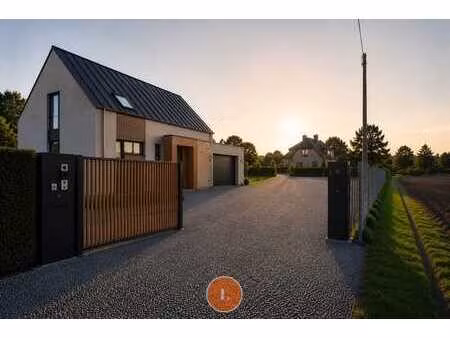 rustig gelegen bouwgrond in landelijk groen – 1.408 m²