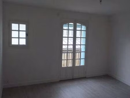 location appartement t1 à vannes centre ville (56000) : à louer t1 / 21m² vannes centre vi