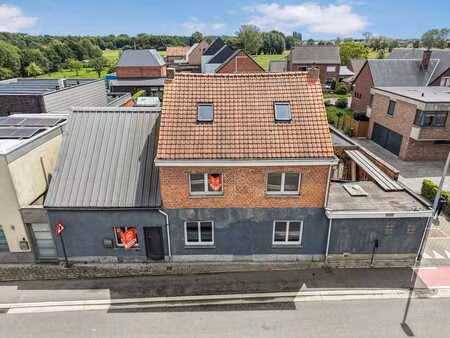 woning met loods van 150m² te opstal!
