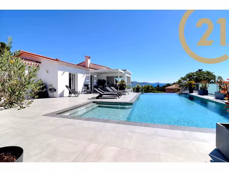 villa 197 m2 avec piscine et vue mer
