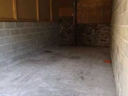 location garage box et parking à fougères (35300) : à louer / 20m² fougères
