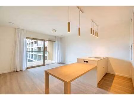 app. non-meublé 2 chambres avec belle terrasse