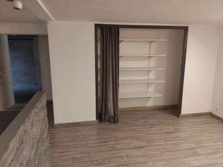 location appartement t1 à salon-de-provence (13300) : à louer t1 / 37m² salon-de-provence