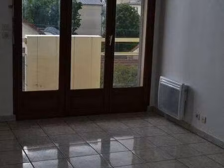location appartement t1 aux pavillons-sous-bois (93320) : à louer t1 / 31m² les pavillons-
