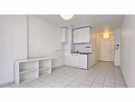location appartement t1 à paris 18e (75018) : à louer t1 / 25m² paris 18e