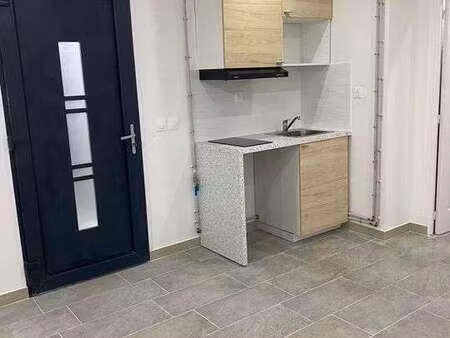 location appartement t1 à villeneuve-le-roi (94290) : à louer t1 / 25m² villeneuve-le-roi
