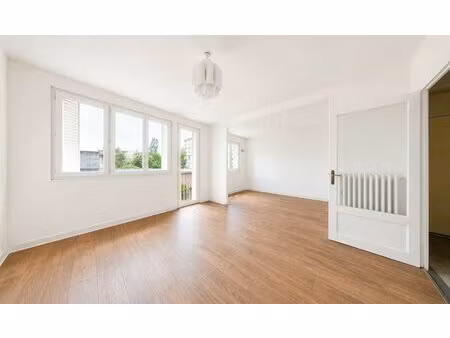 volumes  lumière et potentiel pour cet appartement t3/4