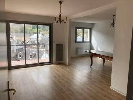 location appartement 4 pièces à bagnères-de-bigorre (65200) : à louer 4 pièces / 115m² bag