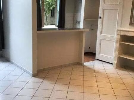 location appartement t1 à lyon 6e (69006) : à louer t1 / 40m² lyon 6e