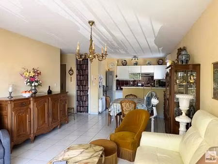 appartement t3 en rez-de-chaussée traversant