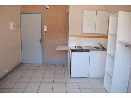 location appartement t1 à valenciennes (59300) : à louer t1 / 18m² valenciennes