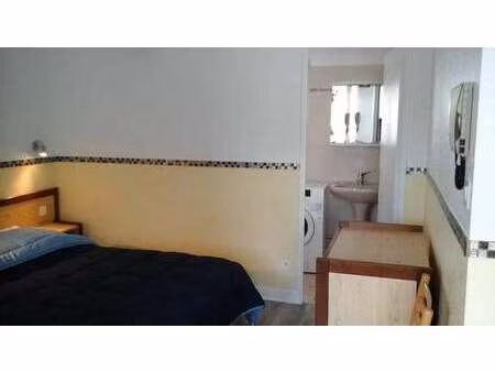 location appartement t1 meublé à royat (63130) : à louer t1 meublé / 26m² royat