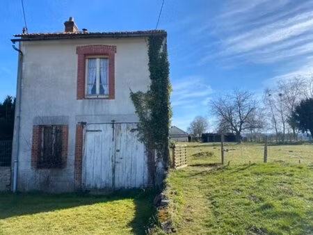 ancienne forge sur 3 niveaux 105m² sur 777m² de terrain 23 500 €