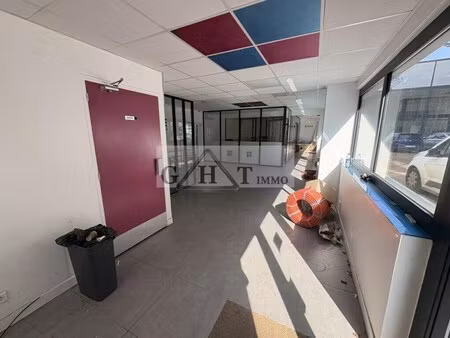 vente entrepôt boissy l aillerie 95650 1530m²