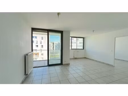 appartement t2 avec balcon et parking à vendre ? bordeaux secteur lac / ginko