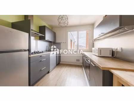 proche centre-ville - appartement t3 bis 73 m² avec parking et cave