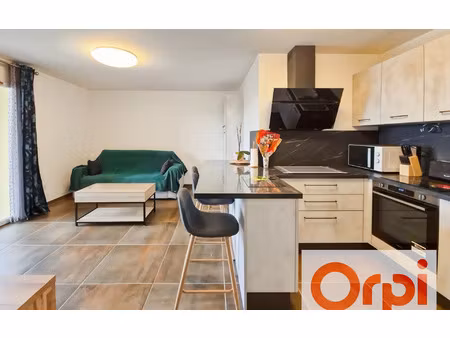 location appartement  m² t-2 à grenade  665 €