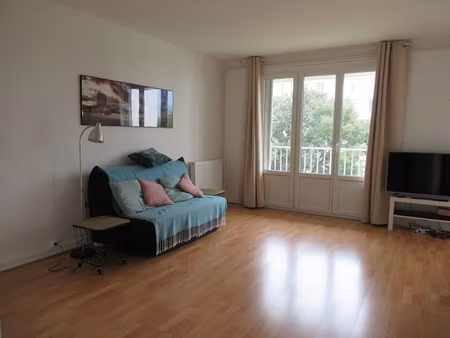 location appartement 4 pièces 74 m² à la rochelle (17000)  905 €